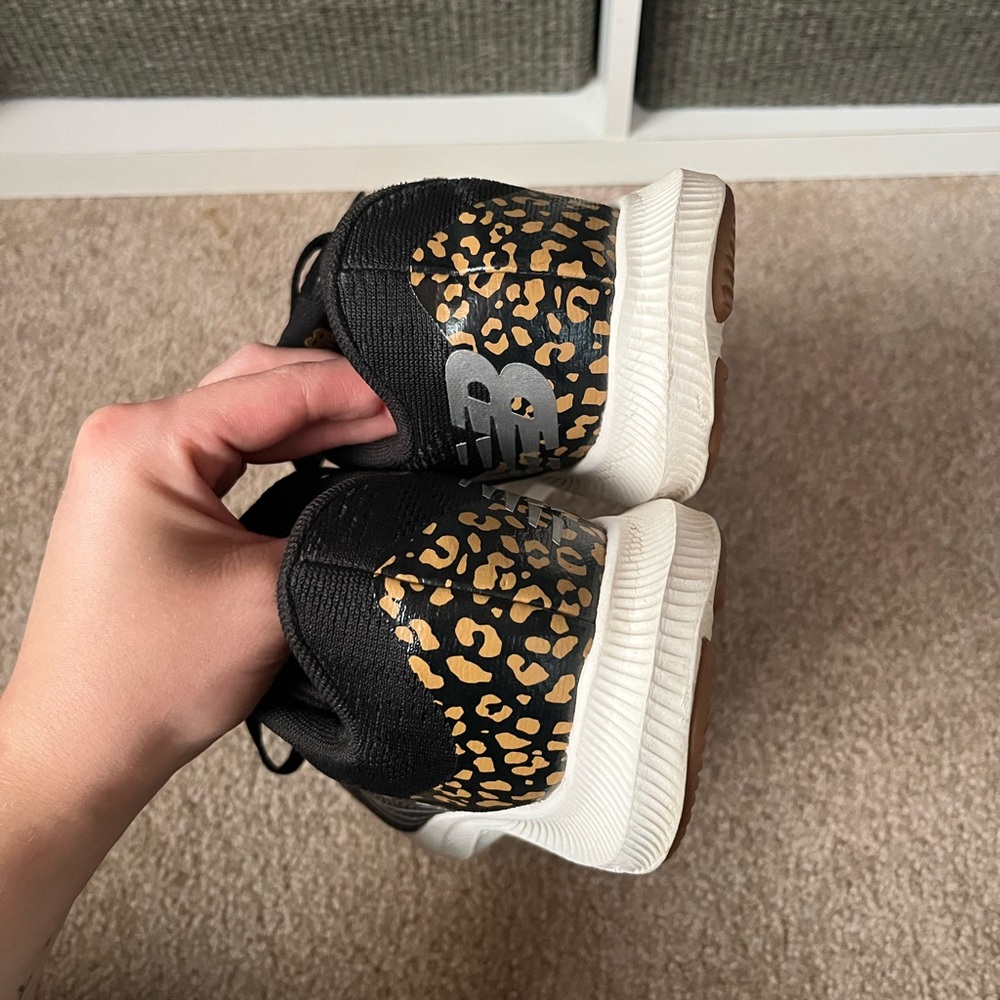 New Balance Dynasoft Pro Run V2 Black & Leopard Print Sneakers Running Shoes 6.5 - Picture 2 of 5